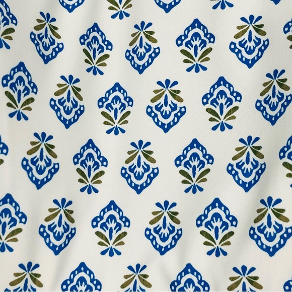 NWT Cupshe 2 piece halter high rise blue print bikini set, large. - Picture 4 of 13